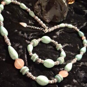 Elegant Green and Pink Beaded Necklace and Bracelet Set